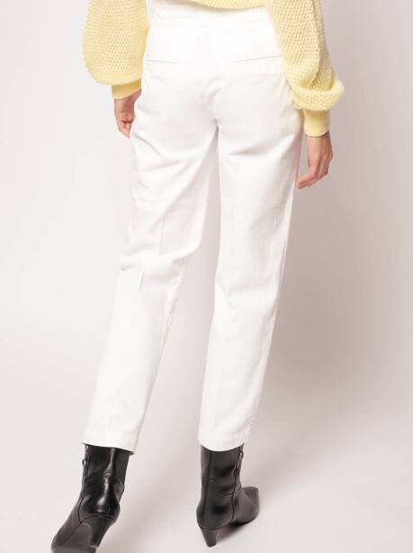 Pantaloni chinos con vita alta e cintura - 2