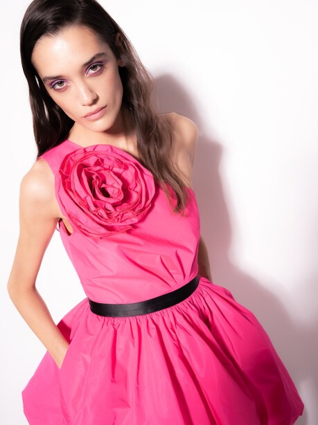 Mini dress monospalla con rosa - 3
