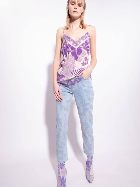 Jeans slim fit in denim effetto marmo con strass - 1